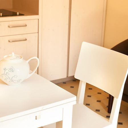 "Goethezimmer" - Mini-Ferienwohnungen In Der Leibnizallee Weimar  Zewnętrze zdjęcie